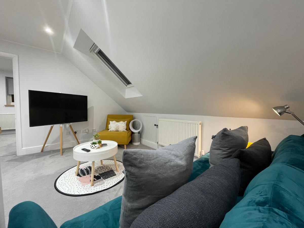 Unique Luxury Detached Apartment In Windsor That Sleeps 4 Екстериор снимка