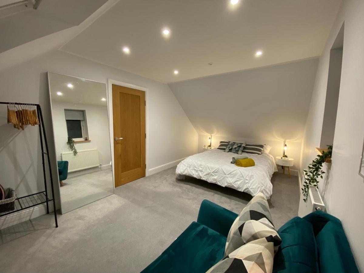 Unique Luxury Detached Apartment In Windsor That Sleeps 4 Екстериор снимка