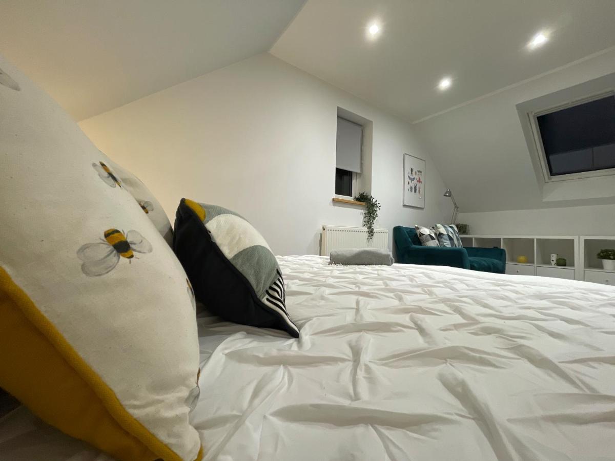 Unique Luxury Detached Apartment In Windsor That Sleeps 4 Екстериор снимка