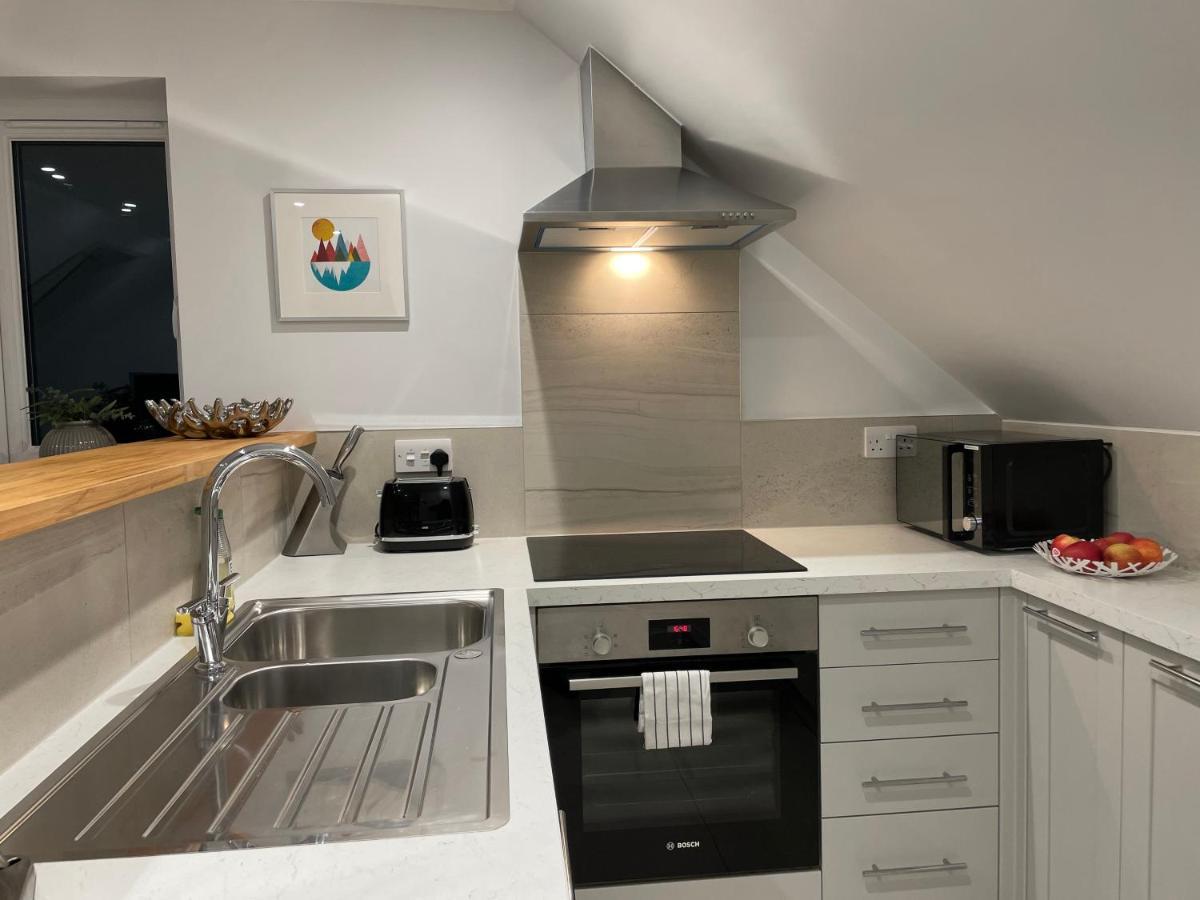 Unique Luxury Detached Apartment In Windsor That Sleeps 4 Екстериор снимка