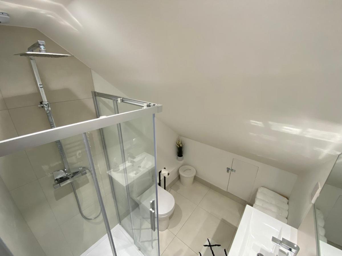 Unique Luxury Detached Apartment In Windsor That Sleeps 4 Екстериор снимка