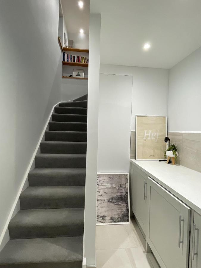 Unique Luxury Detached Apartment In Windsor That Sleeps 4 Екстериор снимка