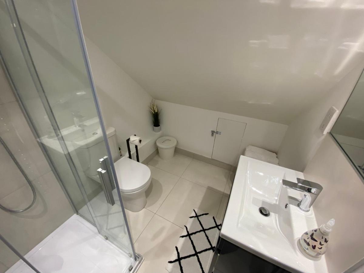Unique Luxury Detached Apartment In Windsor That Sleeps 4 Екстериор снимка